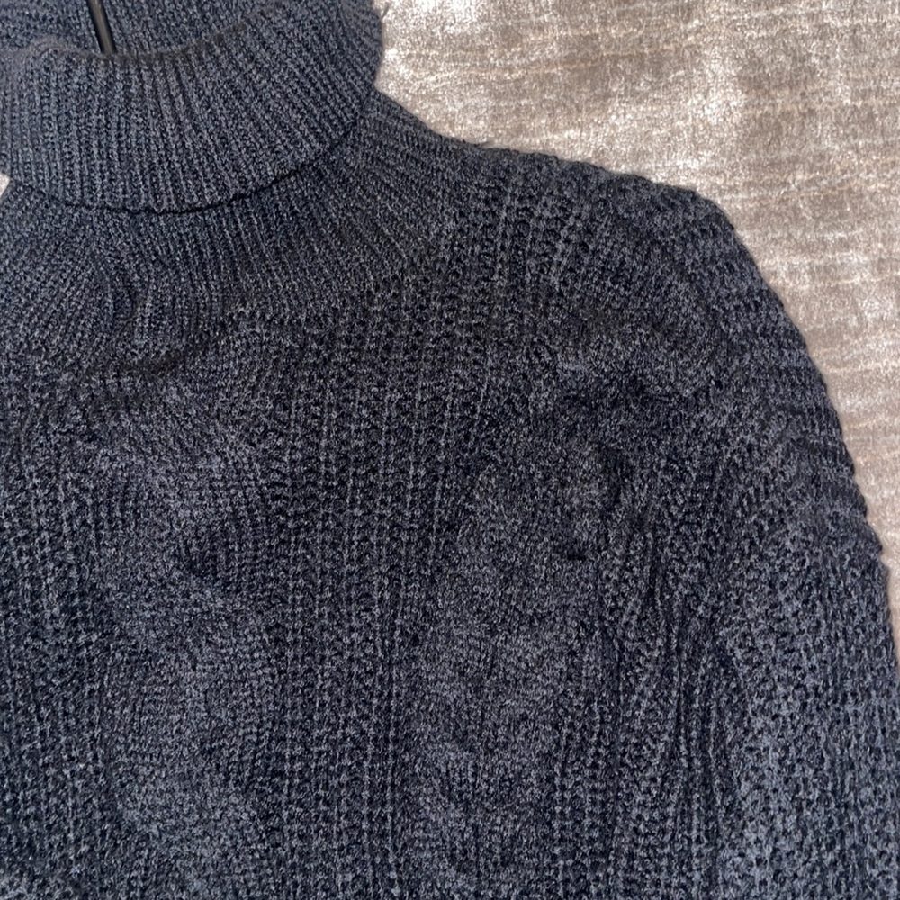 H&M black sweater - Picture 4 of 5